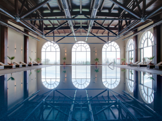 LIGHTHOUSE GOLF & APA HOTEL - INDOOR POOL